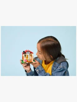 LEGO Animal Crossing 77058 Goldie i sit hyggelige hus