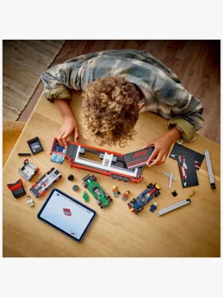 LEGO City 60445 F1-lastbil med RB20 og AMR24 F1-biler