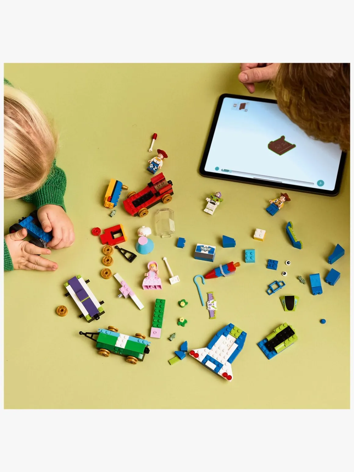 LEGO Disney Pixar 43264 Toy Story-fejring: Tog og fjernstyret bil