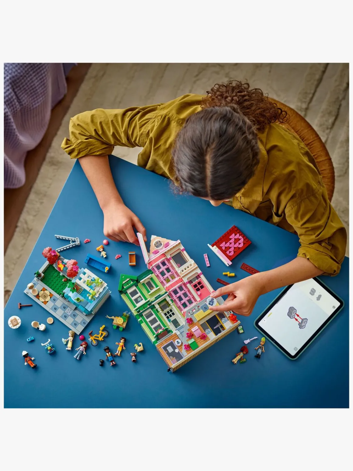 LEGO Friends 42670 Heartlake City lejligheder og butikker