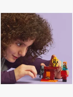 LEGO Minecraft 21266 Nether-lavakampen