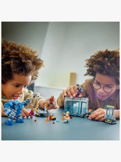 LEGO Super Heroes 76315 Iron Mans laboratorium: Dragtgalleriet