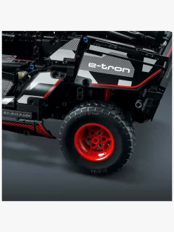 LEGO Technic 42160 Audi RS Q e-tron