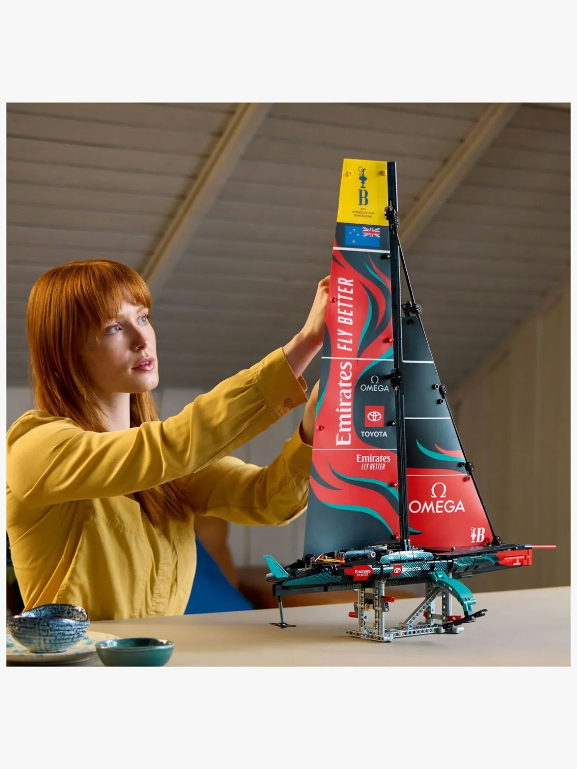 LEGO Technic 42174 Emirates Team New Zealand AC75-yacht