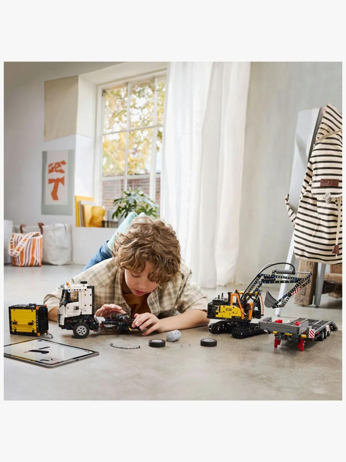 LEGO Technic 42175 Volvo FMX-lastbil og EC230 elektrisk gravemaskine