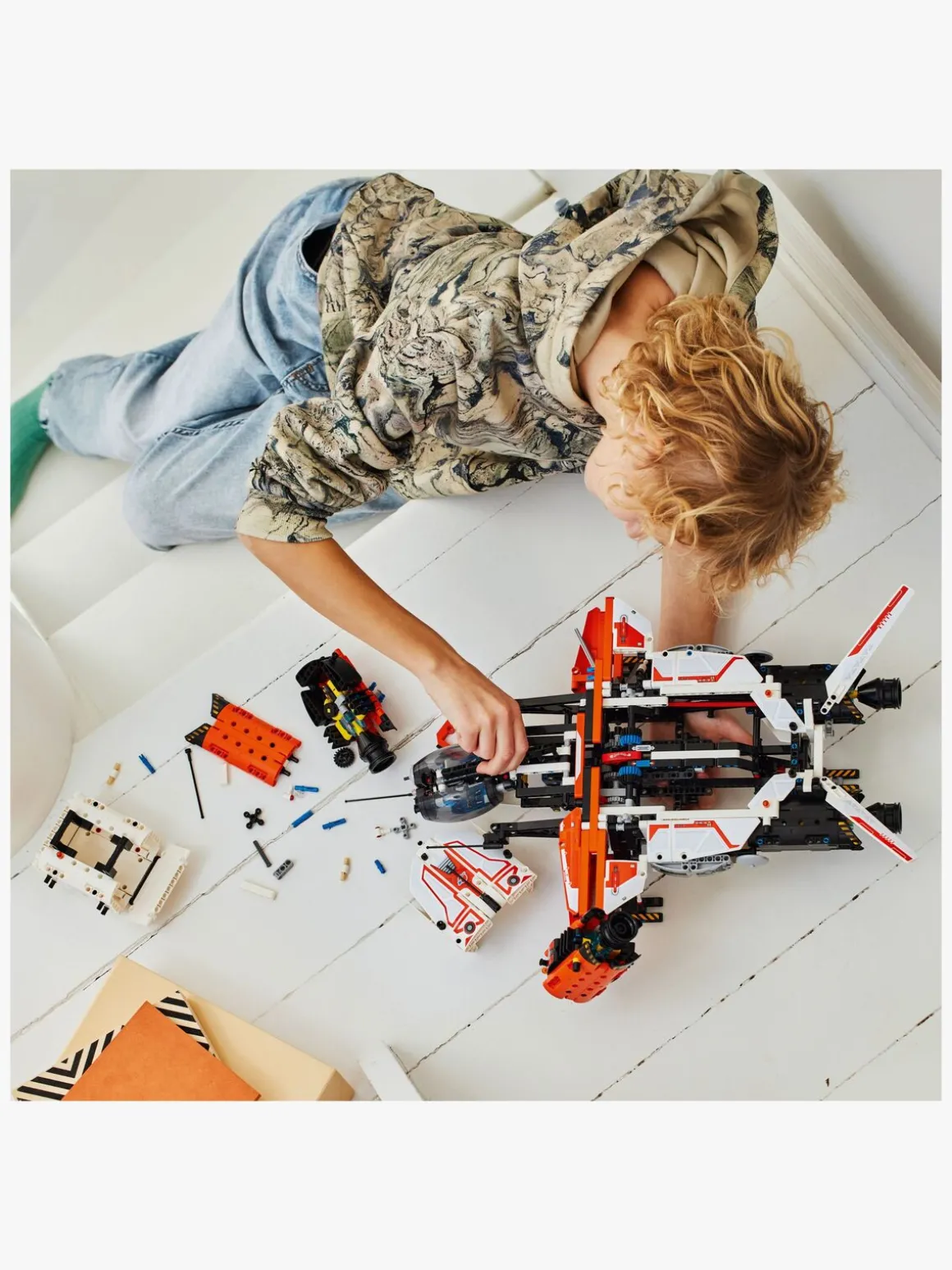 LEGO Technic 42181 VTOL-transportrumskib LT81